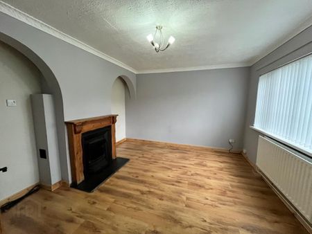 16 Oakwood Road, Carrickfergus, BT38 8ET - Photo 2