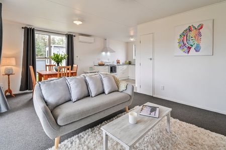 Tidy Family Home in Walton Way - Photo 3