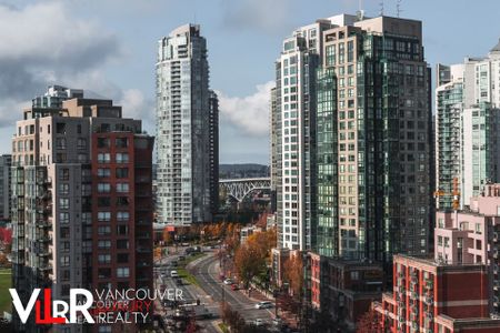 Penthouse in Downtown Vancouver, BC - Photo 3
