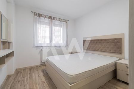 Închiriere studio modern și complet mobilat, în zona Tractorul - Fotografie 5