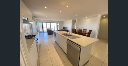 3 BEDROOM EACH WITH SEPERATE ENSUITE, FULLY FURNISHED - Photo 5