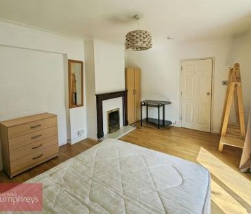 Meadow Croft, Hatfield, AL10 - Photo 1