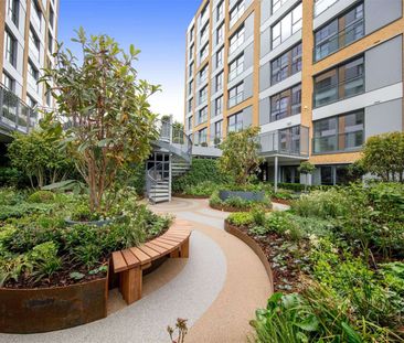 A stylish luxury apartment boasting contemporary accommodation with... - Photo 2