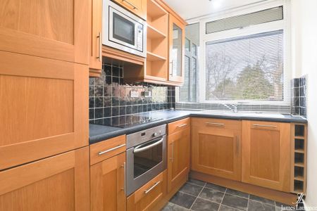 Darley Mead Court , Hampton Lane, Solihull - Photo 5