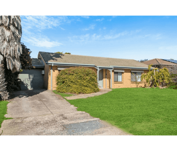 26 Troutbeck Crescent, Huntfield Heights, SA 5163 - Photo 3