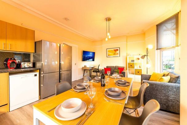 1 bedroom in a house share to rent - Photo 1