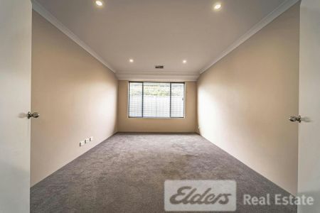MODERN BEACH SIDE FAMILY HOME! - Photo 4