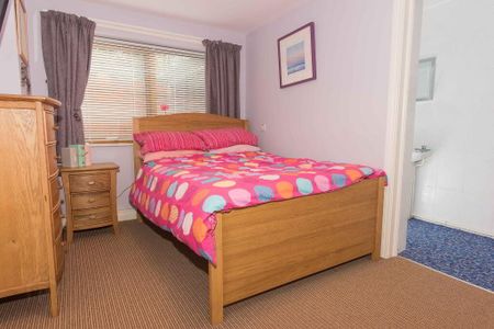 3 Upper Malone Crescent, Belfast, BT9 6PR - Photo 3