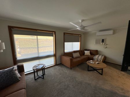 FULLY FURNISHED UNIT NEXT TO CBD - Photo 5