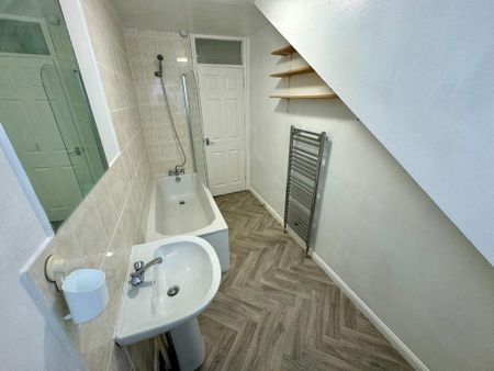 2 bedroom terraced house to rent - Photo 4