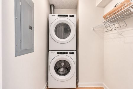 SAINT-LAURENT: Condo 1 chambre offert en location semi-meublé! - Photo 5