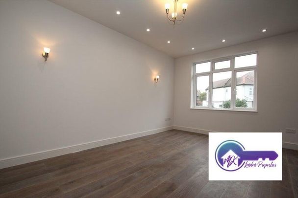 3 Bedroom Flat To Rent - Photo 1