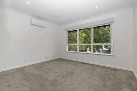 Fantastic Family Home - Photo 2