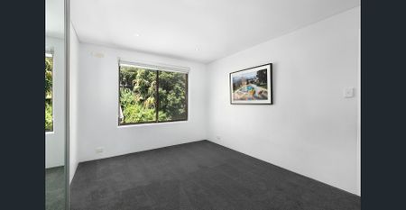 Spacious Coastal Sanctuary - Photo 2