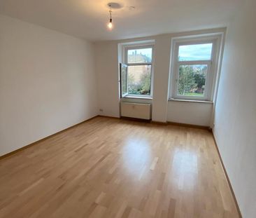 Gemütliche 2 - Zimmer Wohnung mit EBK und Balkon - Photo 3