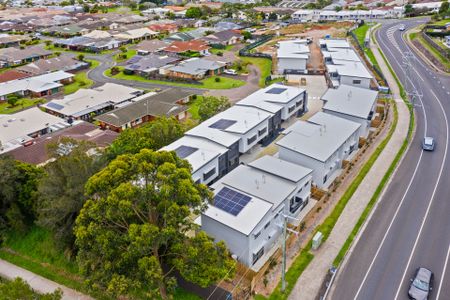 6 Month Lease in Central 2 Bedroom Unit in Maroochydore! - Photo 3