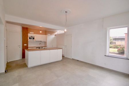 Woning met 4 slpk, tuin met terras en garage voor 1.175 EUR/mnd - Photo 2