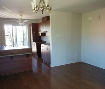 St-Eustache Grand 4 1/2***non fumeur*** - Style Condo sur Goyer (di... - Photo 2