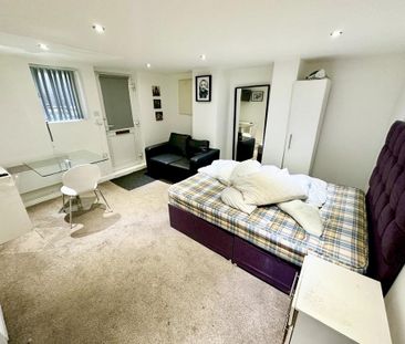 Studio to rent - Photo 2