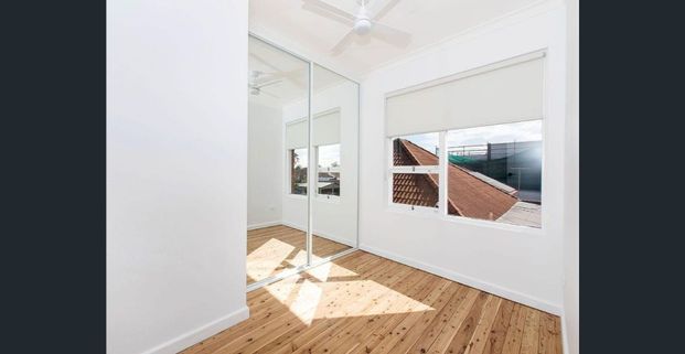 Updated two bedroom apartment - Photo 1