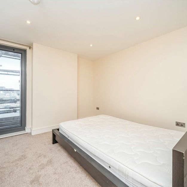 Chrisp Street Canary Wharf, E14 - Photo 1