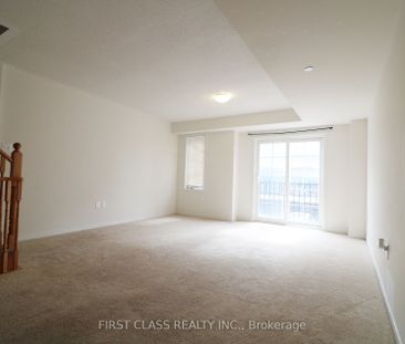 Townhouse For Lease | E8131020 - Photo 2