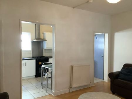 5 Bedroom Semi Detached To Rent in Lenton - Photo 2