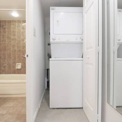 Tridels Skyview on Yonge! Spacious large 1-bedroom + sunroom - Photo 1