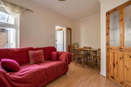 28 Sunnyside Drive, Belfast, BT7 3DX - Photo 2