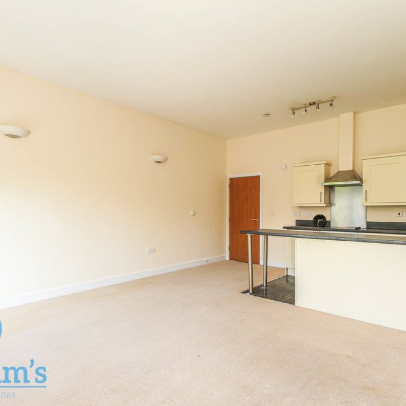References Pending - 1 bed Apartment - Photo 1