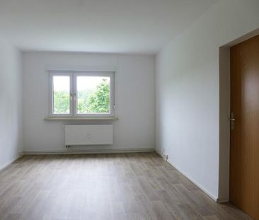 Bequem im Erdgeschoss mit verglastem Balkon! - Foto 1