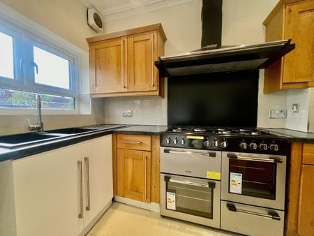 Ambleside Gardens, Ilford, IG4, Property for rent - Photo 2