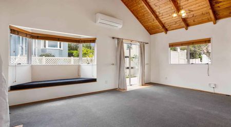 A Real Gem! - Photo 4