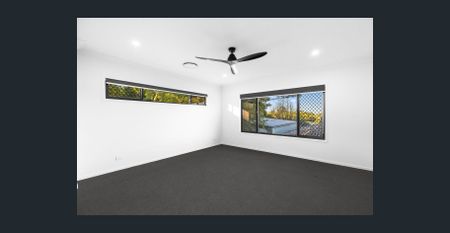 Near-new cul-de-sac entertainer with pool, butler’s pantry and dual living zones - Photo 5