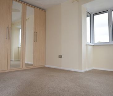 12a The Wheatbutts, Eton Wick, Windsor,SL4 - Photo 4