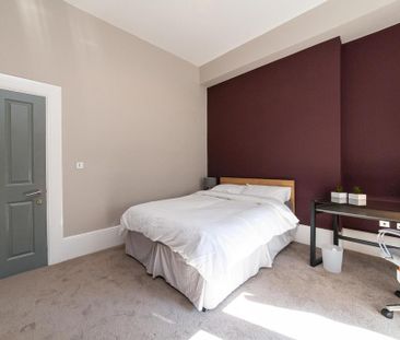 6 bedroom flat to rent - Photo 5