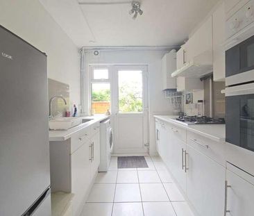 Canada Crescent, Acton, W3 - Photo 4