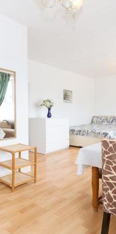 Large Studio in Central Location - Photo 1