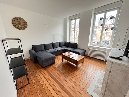 Location Maison 7 pièces 213m² - Photo 1
