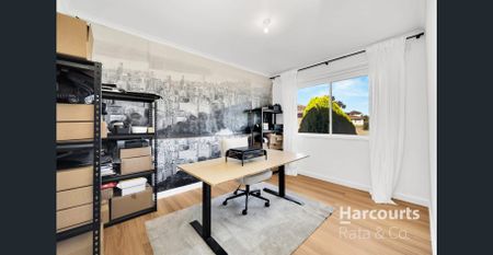 Charming 2-Bedroom Property with Built-in Wardrobes in Lalor - Photo 3