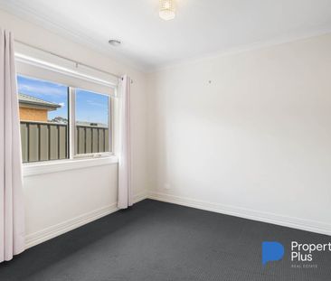 "Family Oasis" - Photo 4