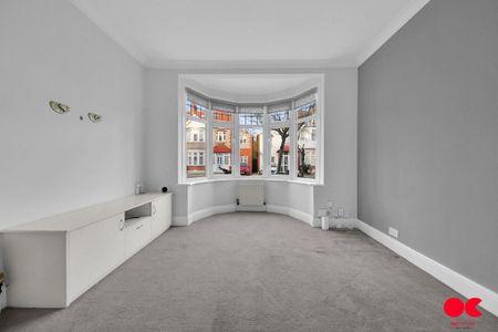 3 bedroom end of terrace house to rent - Photo 2