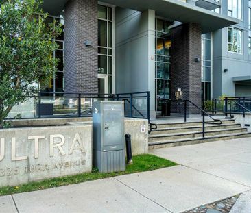 Ultra. Studio with Mountain and City Views - Photo 1