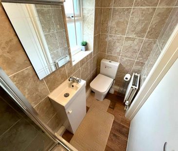 1 bedroom in a house share to rent - Photo 6