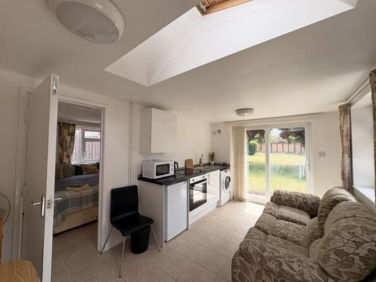 1 bedroom flat to rent - Photo 1