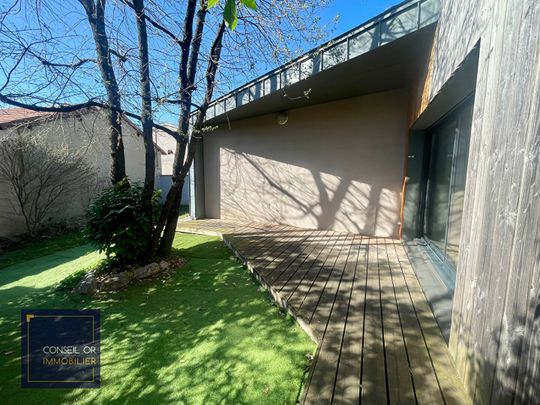 Maison contemporaine hyper centre SAINT GENIS LAVAL, - Photo 1