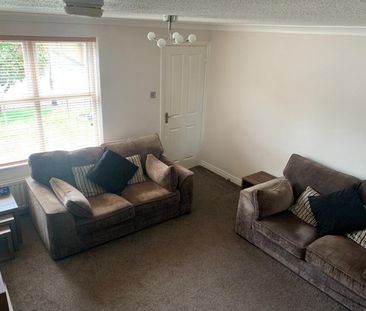 2 bedroom House To Let - Photo 2