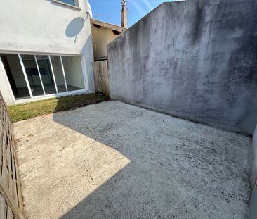 33150 CENON - T2 à louer en rez-de-chaussée avec cour privative de ... - Photo 4