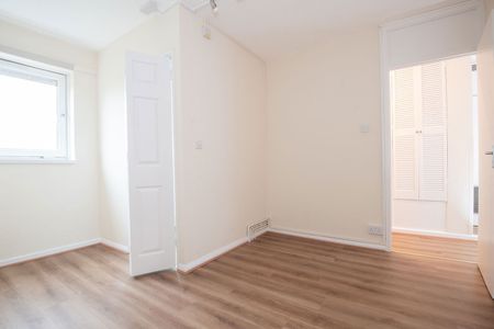 Ludovick Walk, London, SW15 - Photo 4