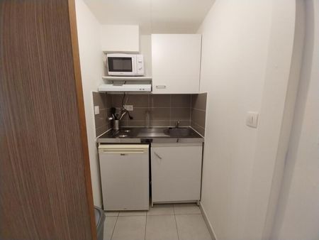 Location Appartement 1 pièce 24m² ORLEANS 45000 - Photo 5